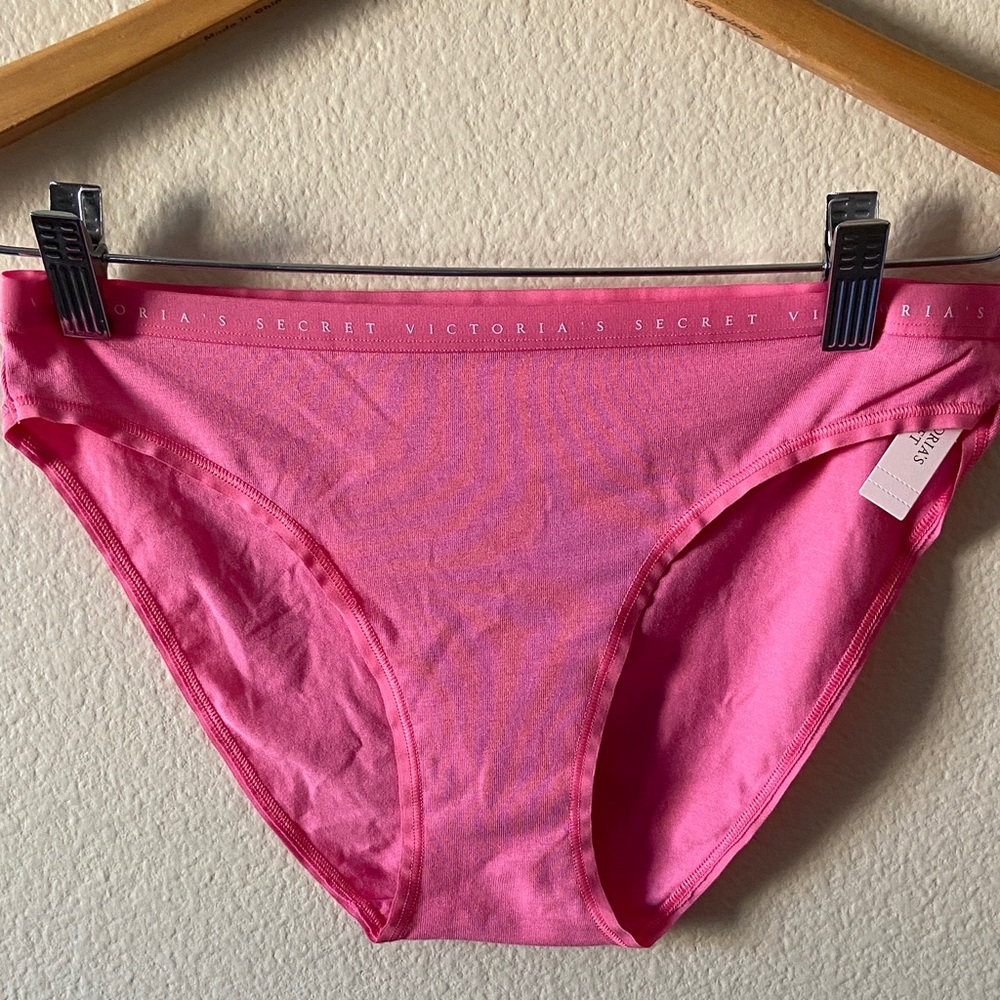 2/$20❤️❤️❤️NEw Victoria's Secret Vibrant Pink Bikini Panties